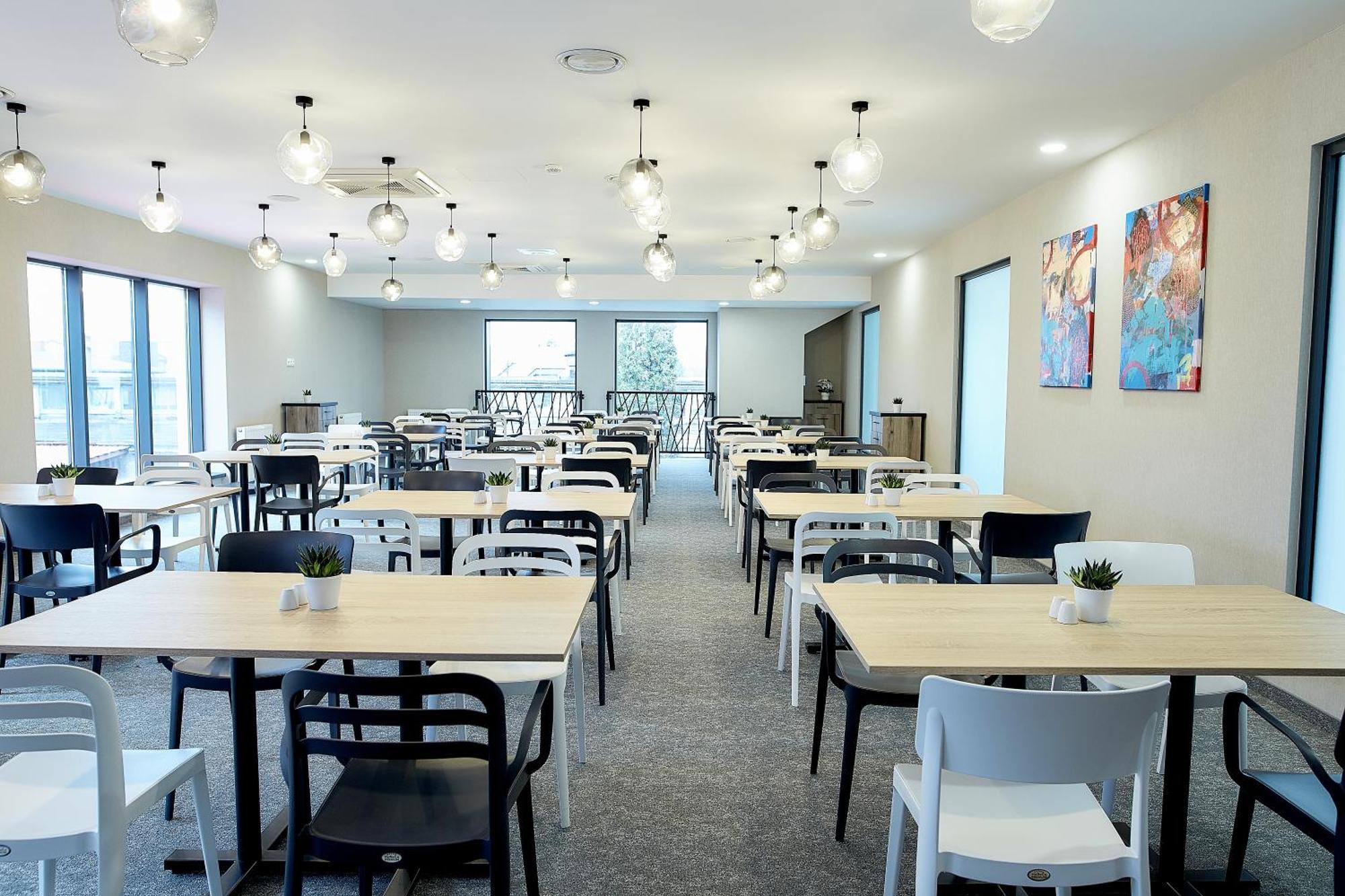 Tulip Inn 지라르도프 외부 사진